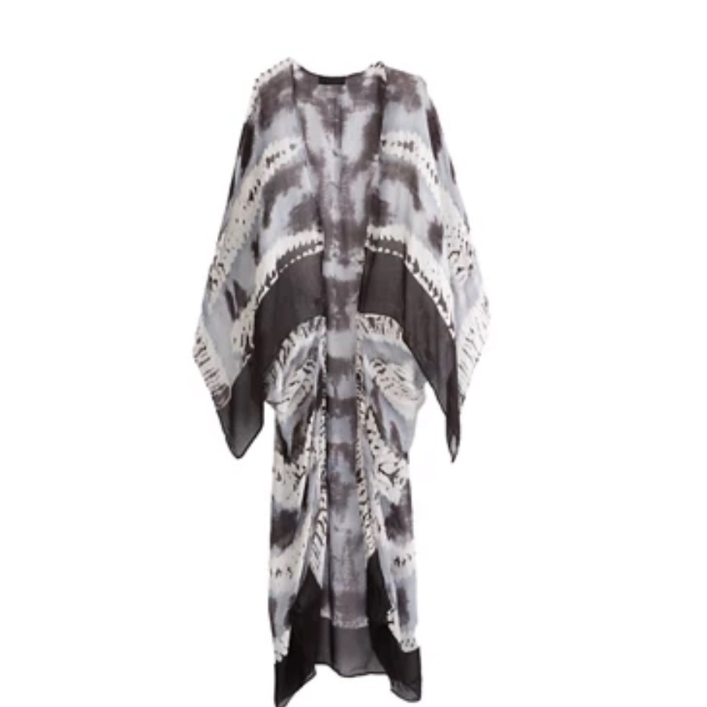 Steve Madden
Lux Tie Dye Topper